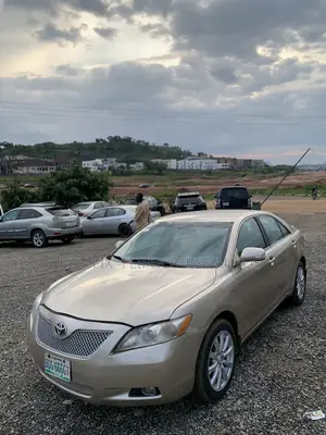 Toyota Camry LE 4dr Sedan (2.4L 4cyl 5A) 2009 Gold
