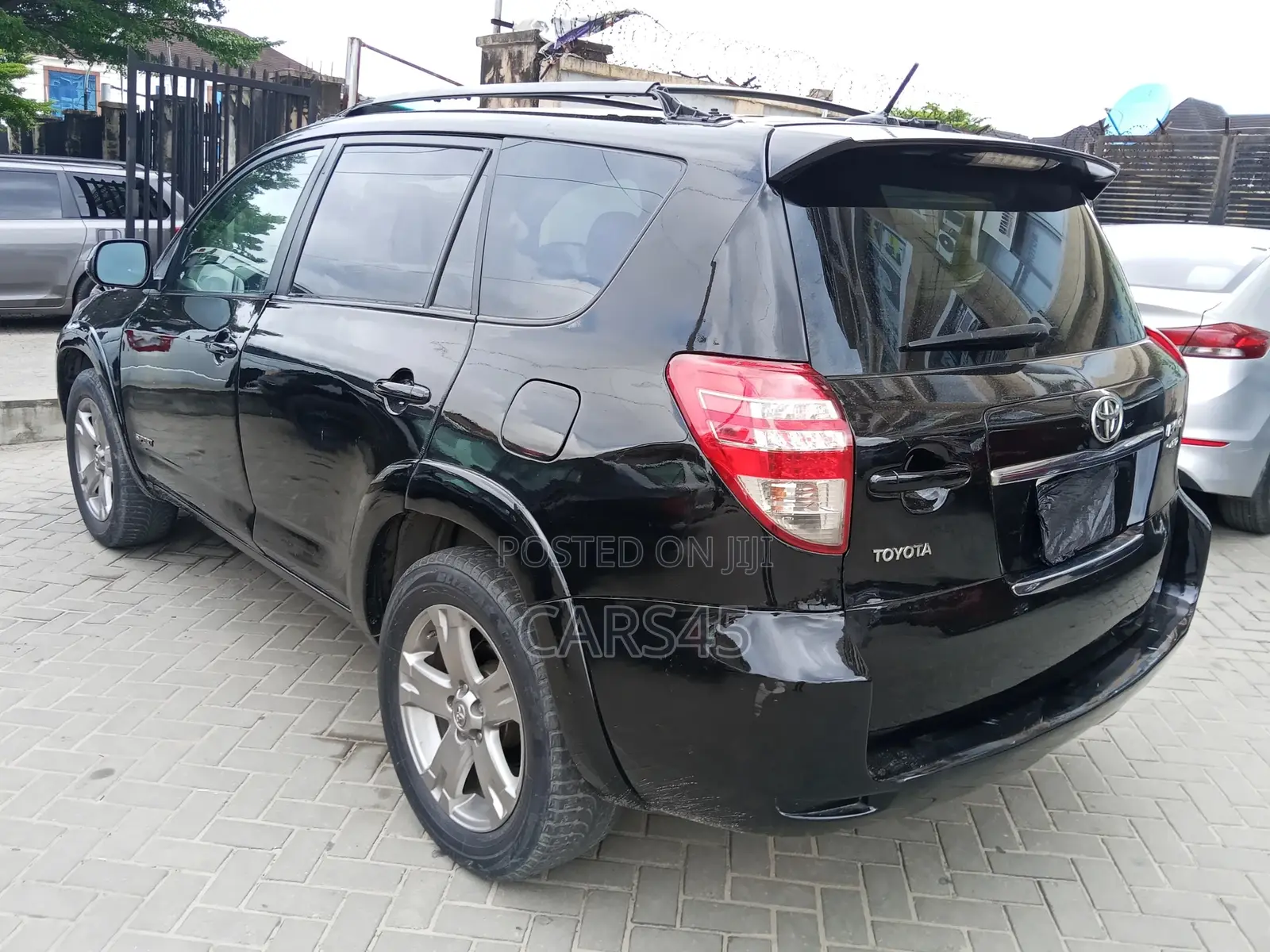 Toyota RAV4 2010 Black