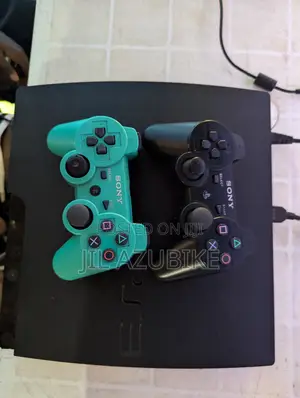 Playstation 3 Slim With 3 Game Pad