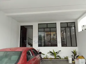 6bdrm Duplex in Chevron for sale
