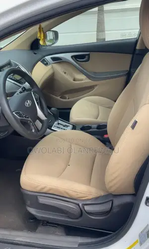 Hyundai Elantra 2011 White