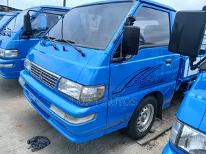 Mitsubishi Delica 2013 Blue