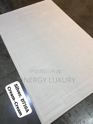 7x10fts Sliver Cream Turkish Center Rug
