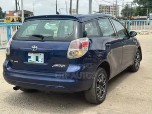 Toyota Matrix XR Hatchback FWD (1.8L 4cyl 4A) 2008 Blue