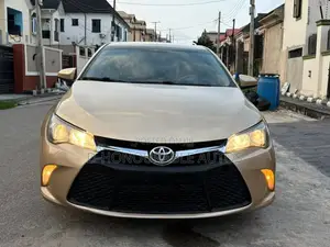 Toyota Camry 2016 Gold