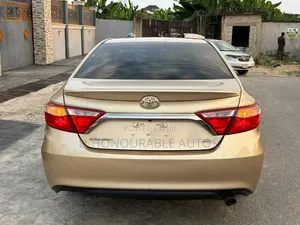 Toyota Camry 2016 Gold