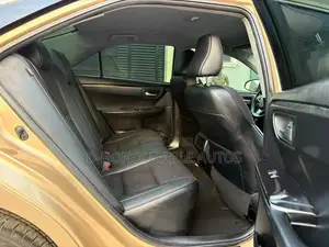 Toyota Camry 2016 Gold