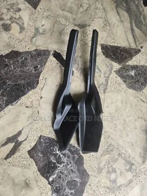 Windscreen Crom Rav4 2020 Available