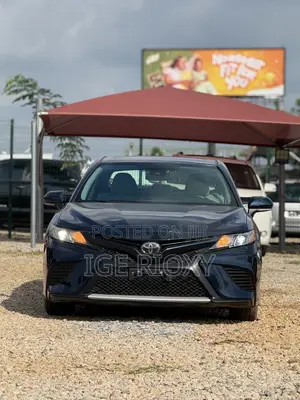 Toyota Camry SE FWD (2.5L 4cyl 8AM) 2018