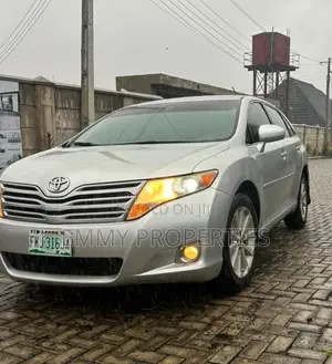Toyota Venza LE 2010 Silver