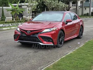 Toyota Camry XSE 2021 Red
