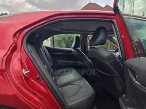 Toyota Camry XSE 2021 Red