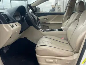 Toyota Venza 2010 White