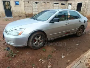 Honda Accord 2005 Silver