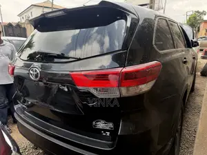 Toyota Highlander 2015 Black