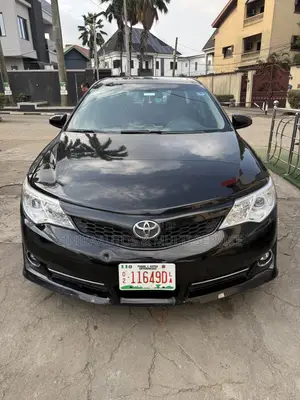Toyota Camry XLE V6 4dr Sedan (3.5L 6cyl 6A) 2012 Black