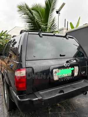 Infiniti QX4 2001 Black