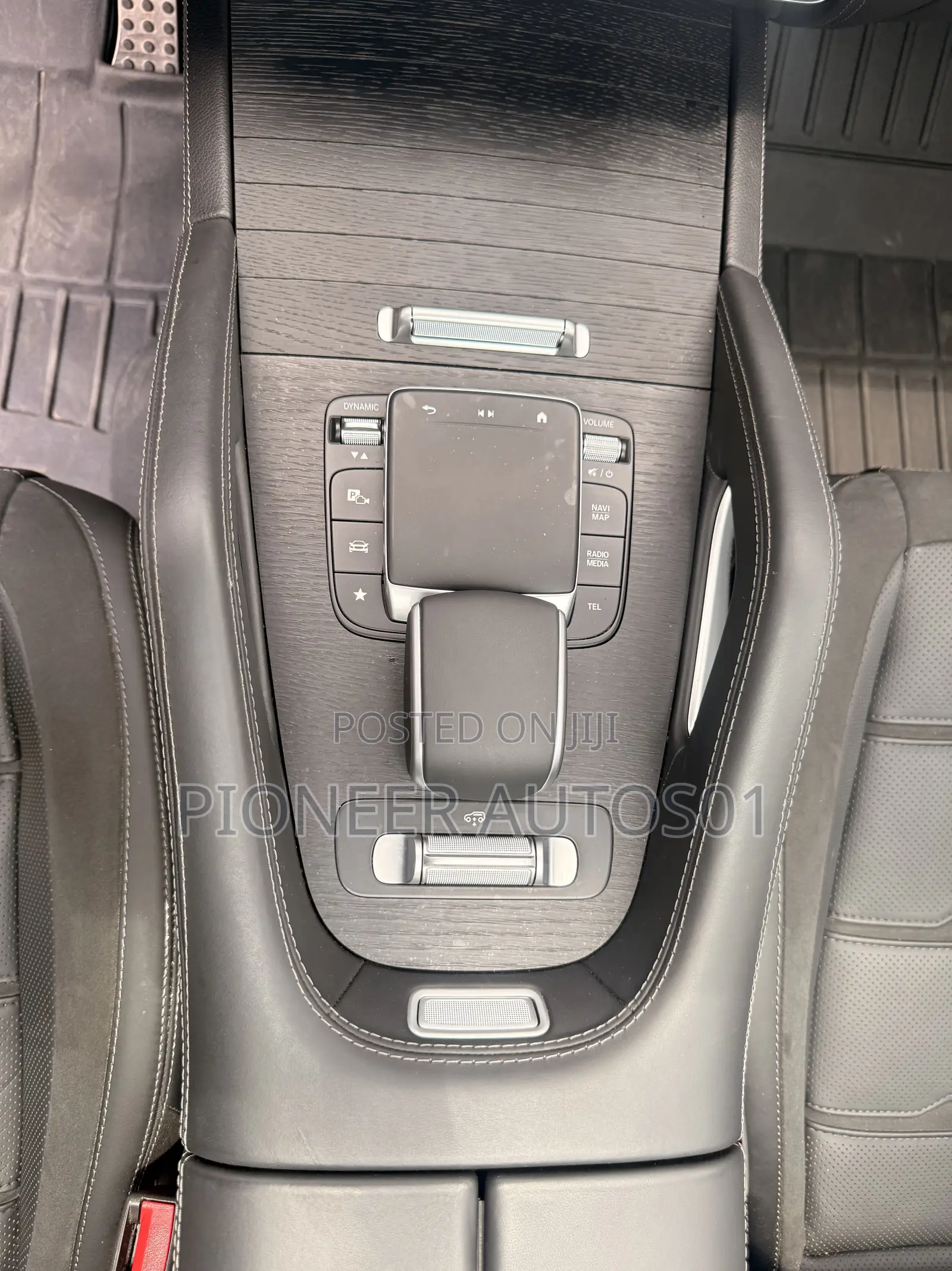 Mercedes-Benz GLE-Class 2025 White