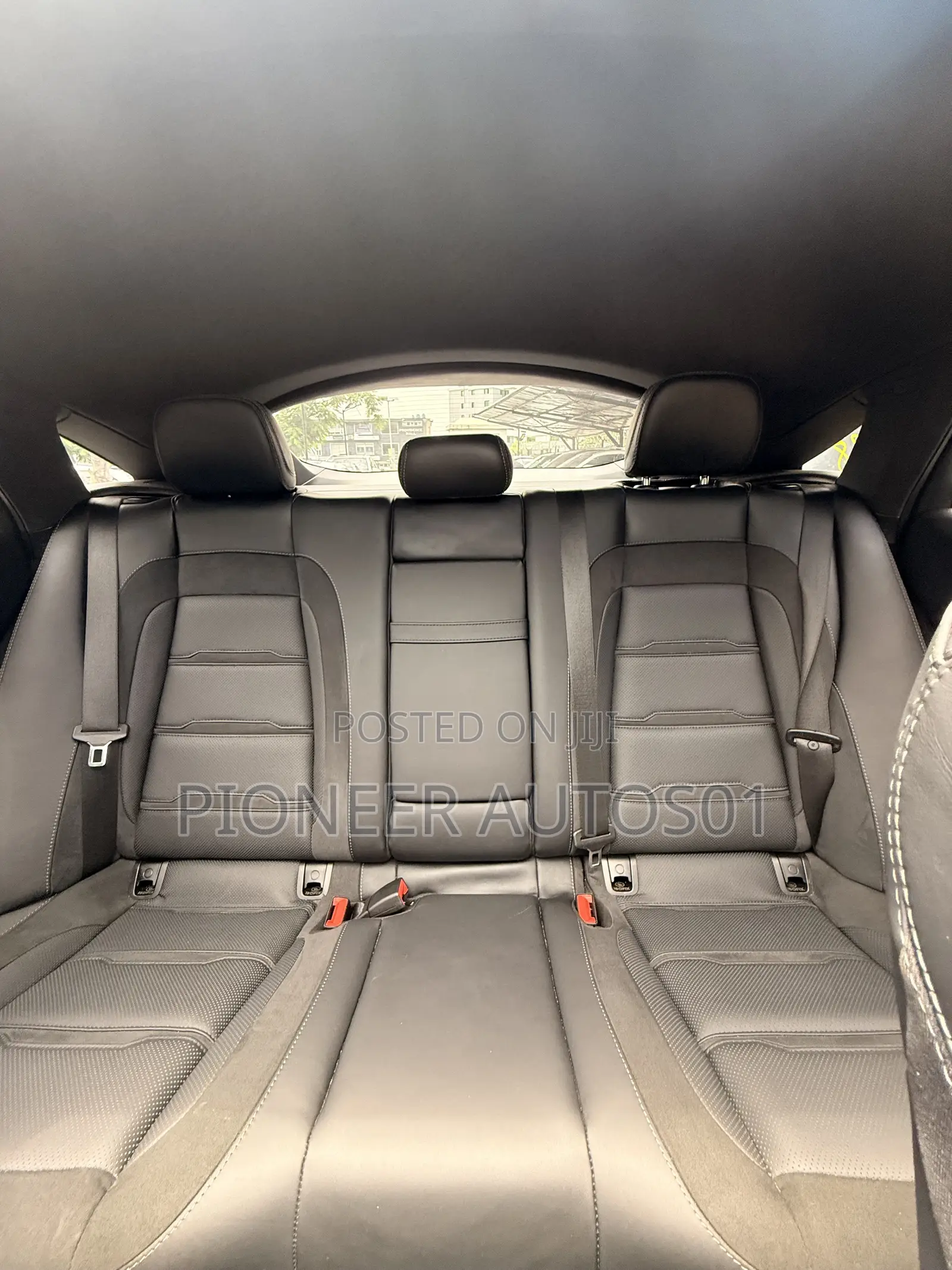 Mercedes-Benz GLE-Class 2025 White