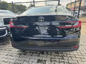Toyota Camry SE 2025 Black