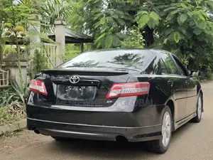 Toyota Camry SE 4dr Sedan (2.5L 4cyl 6AM) 2010 Black