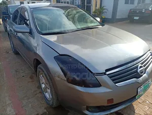 Nissan Altima 2009 Gray