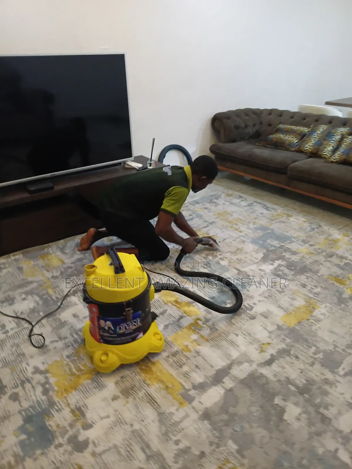 Leather /Fabrics Sofa Cleaning