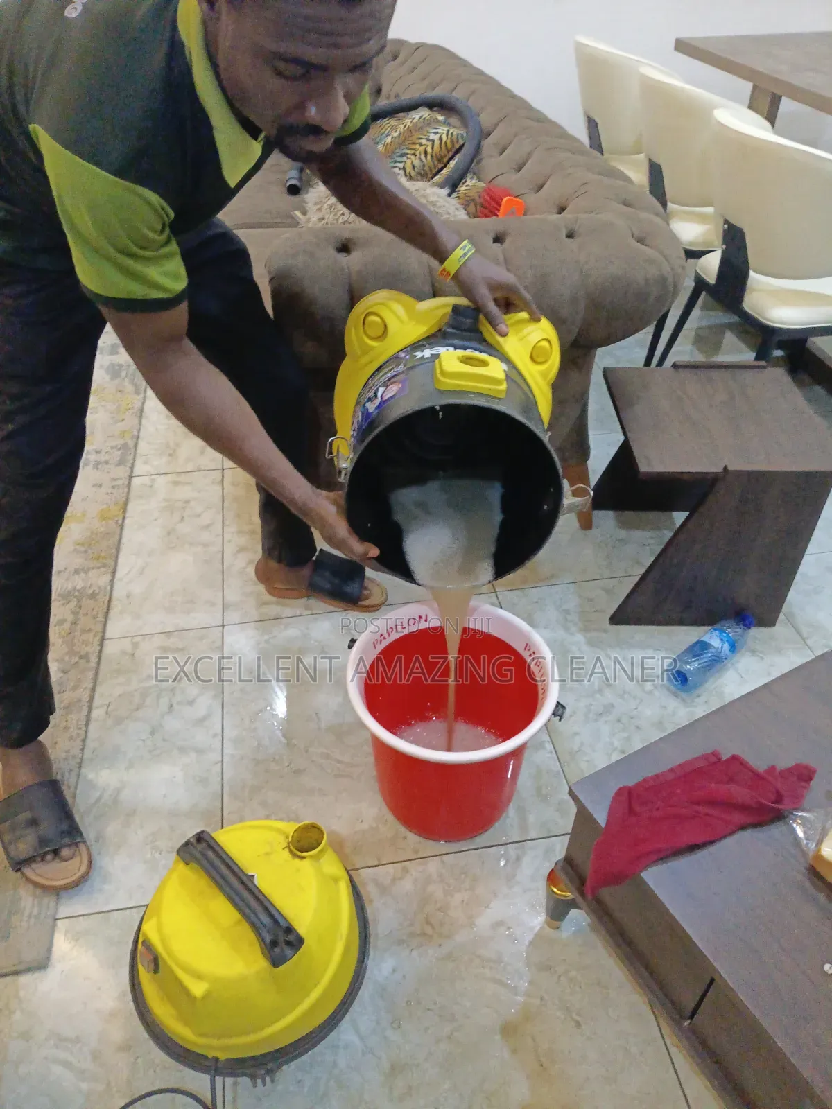 Leather /Fabrics Sofa Cleaning