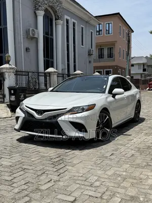 Toyota Camry XSE V6 (3.5L V6 8A) 2019 White