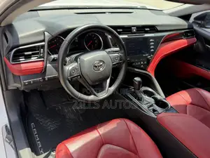 Toyota Camry XSE V6 (3.5L V6 8A) 2019 White