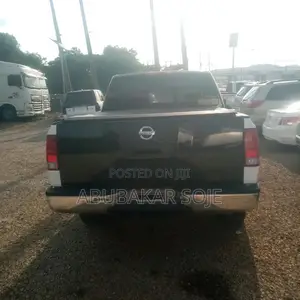Nissan Titan King Cab LE 4x4 2004 Black