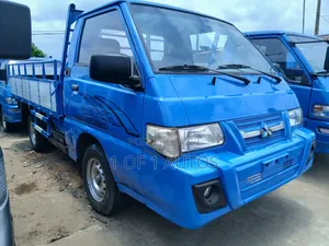 Mitsubishi Delica 2011 Blue