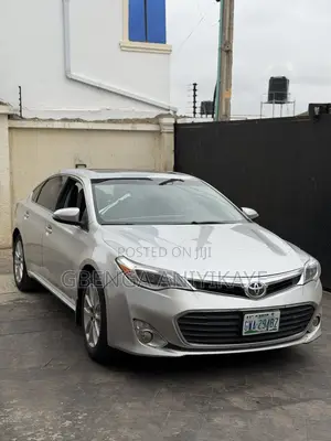 Toyota Avalon XLE 4dr Sedan (3.5L 6cyl 6A) 2014 Silver