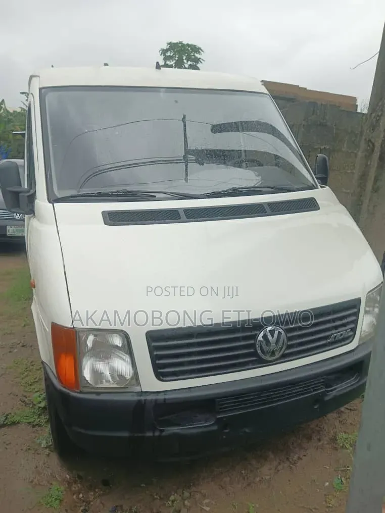 Volkswagen LT 2000 White