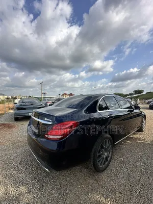 Mercedes-Benz C300 2016 Blue