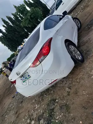 Hyundai Elantra 2013 White