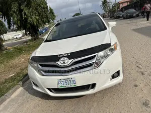 Toyota Venza LE 4dr Wagon AWD (2.7L 4cyl 6A) 2015 White