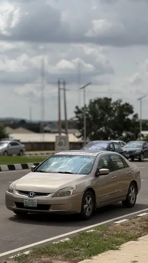 Honda Accord 2005 Gold