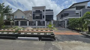 6bdrm Duplex in Pinnock Beach Estate, Osapa london for sale