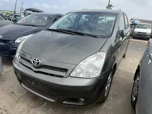 Toyota Corolla Verso 2006 Gray