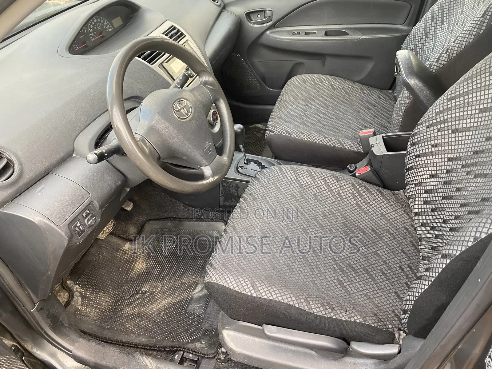 Toyota Yaris 2009 Gray