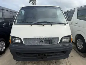 Toyota HiAce 2007 White