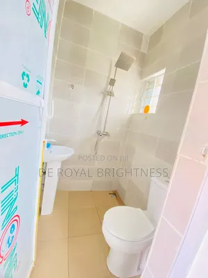 Royal Shine, Royal Clean