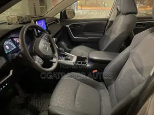 Toyota RAV4 2024 Silver