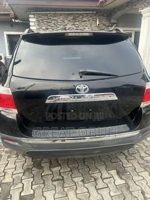 Toyota Highlander SE 2012 Black