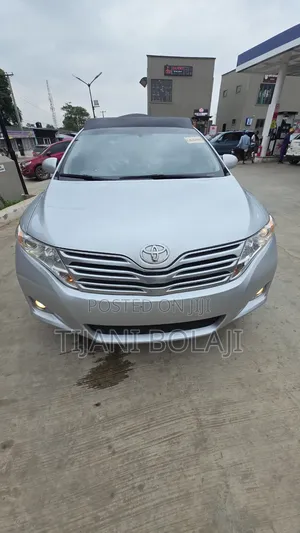 Toyota Venza 2010 Silver