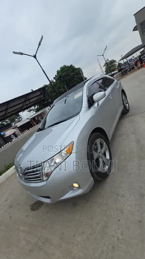 Toyota Venza 2010 Silver