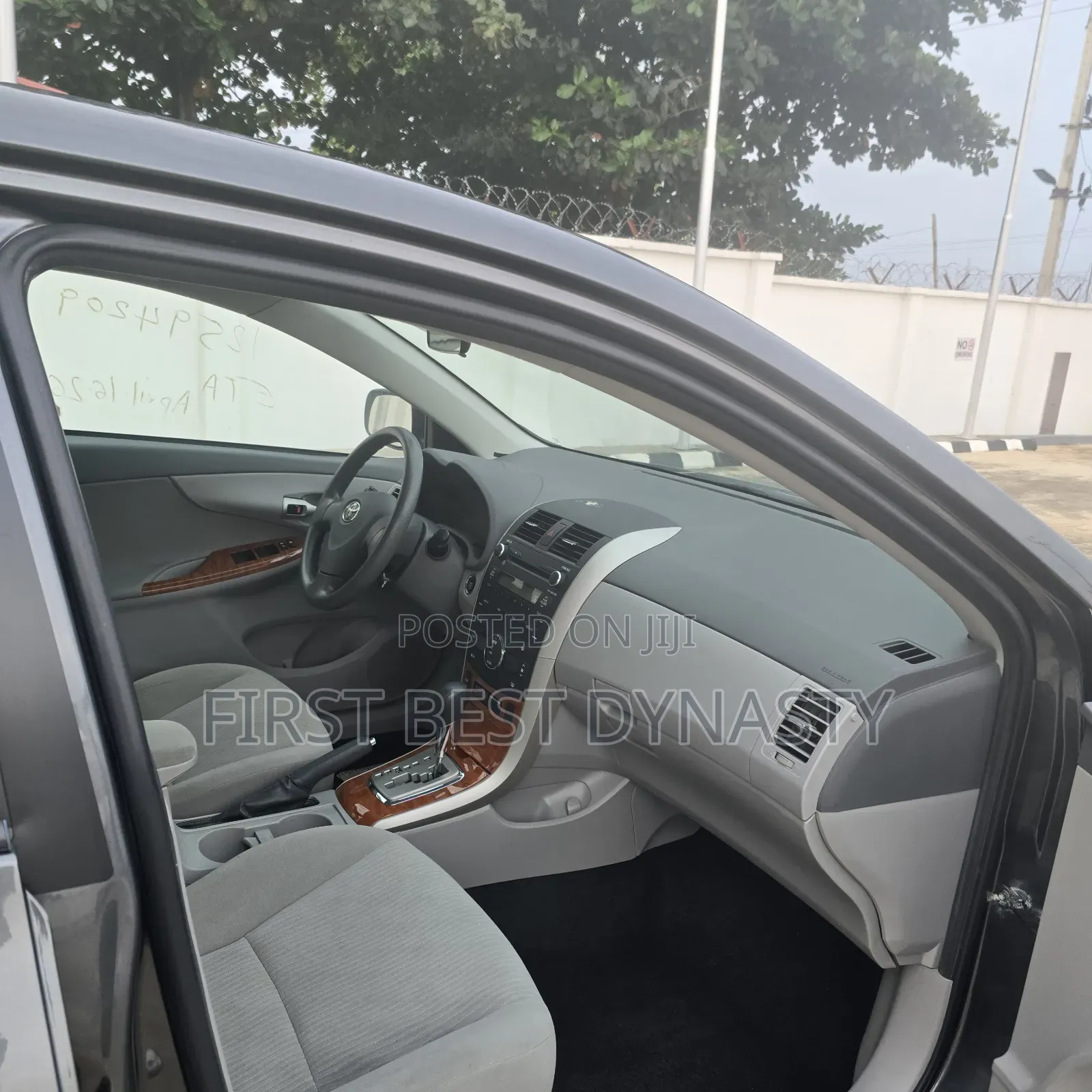 Toyota Corolla 2010 Gray