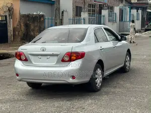 Toyota Corolla 2010 Silver