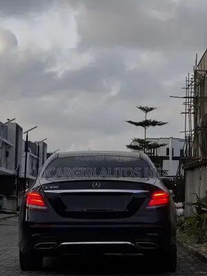 Mercedes-Benz E300 2017 Blue